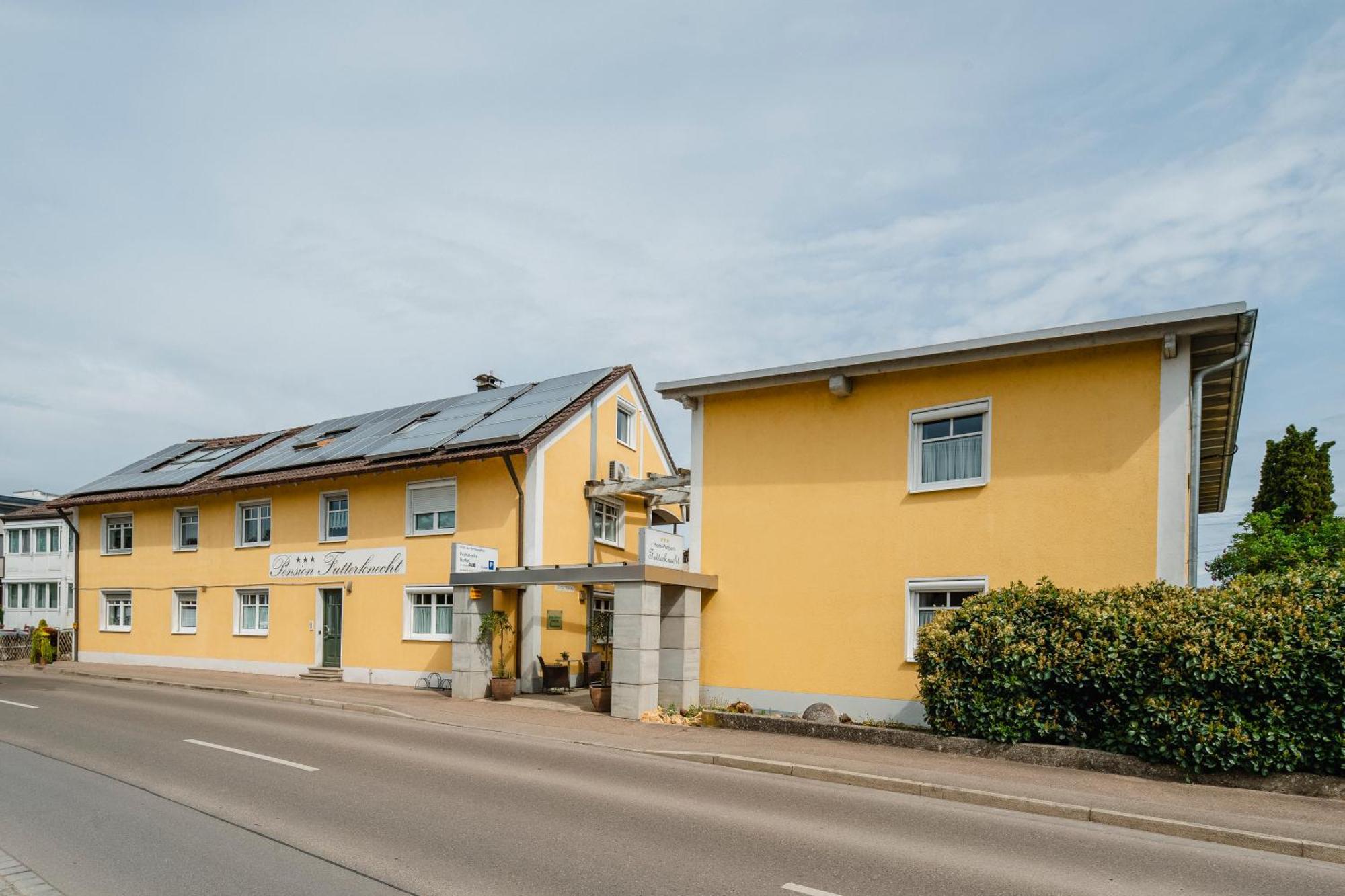 Hotel Pension Futterknecht Бургау Экстерьер фото