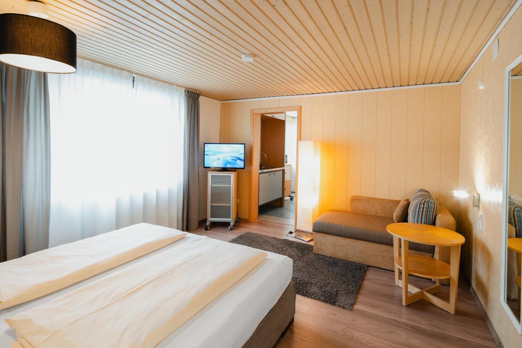 Hotel Pension Futterknecht Бургау Экстерьер фото