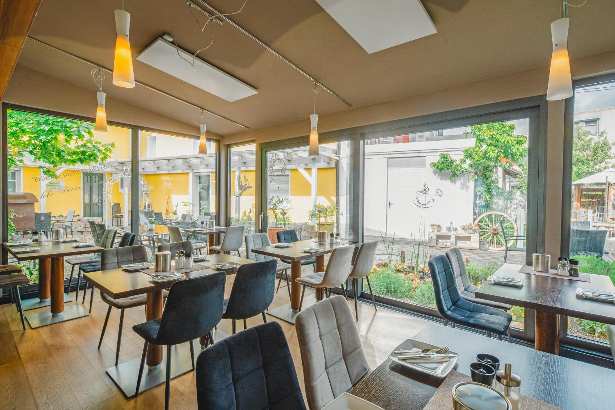 Hotel Pension Futterknecht Бургау Экстерьер фото