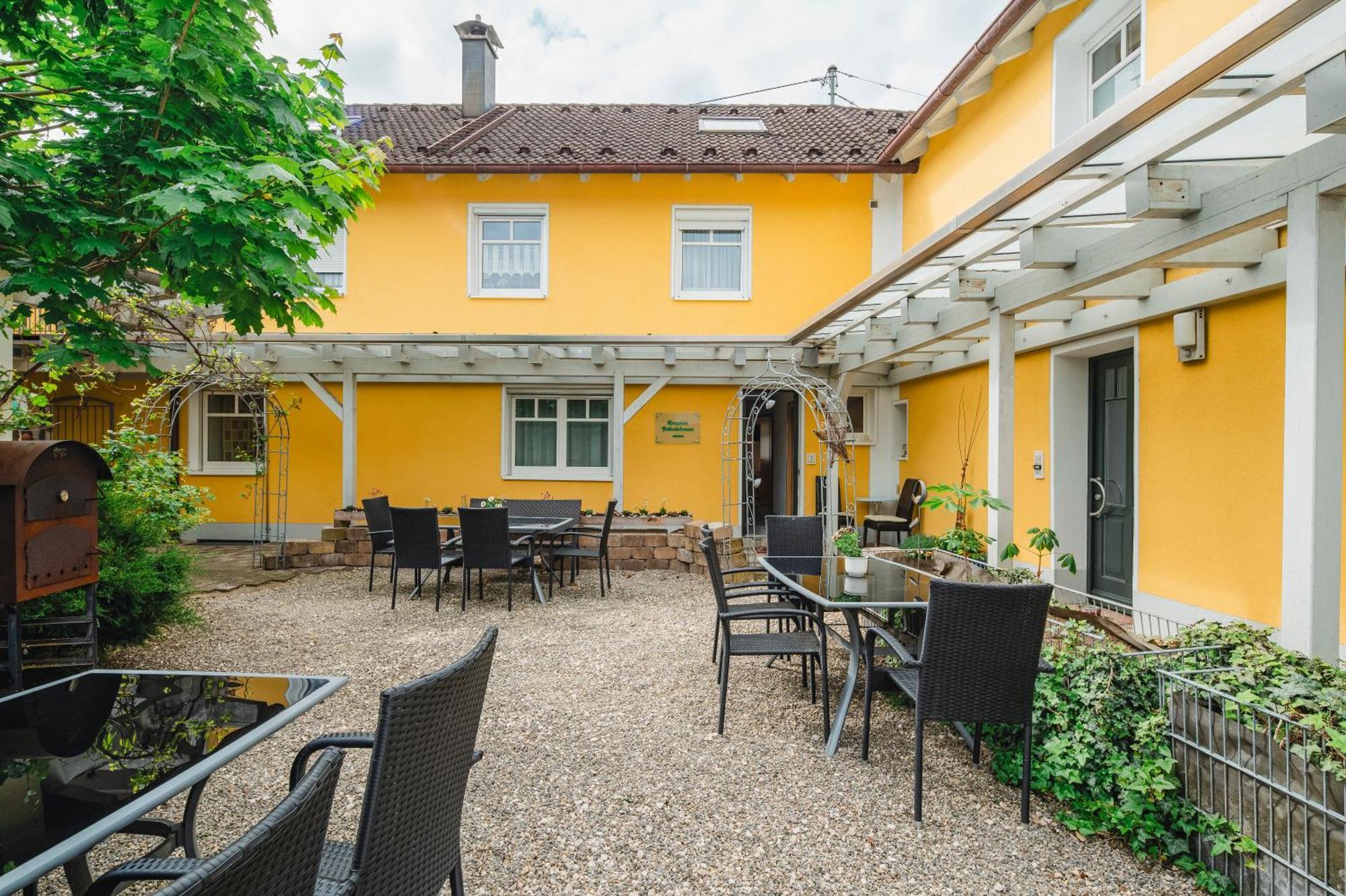 Hotel Pension Futterknecht Бургау Экстерьер фото