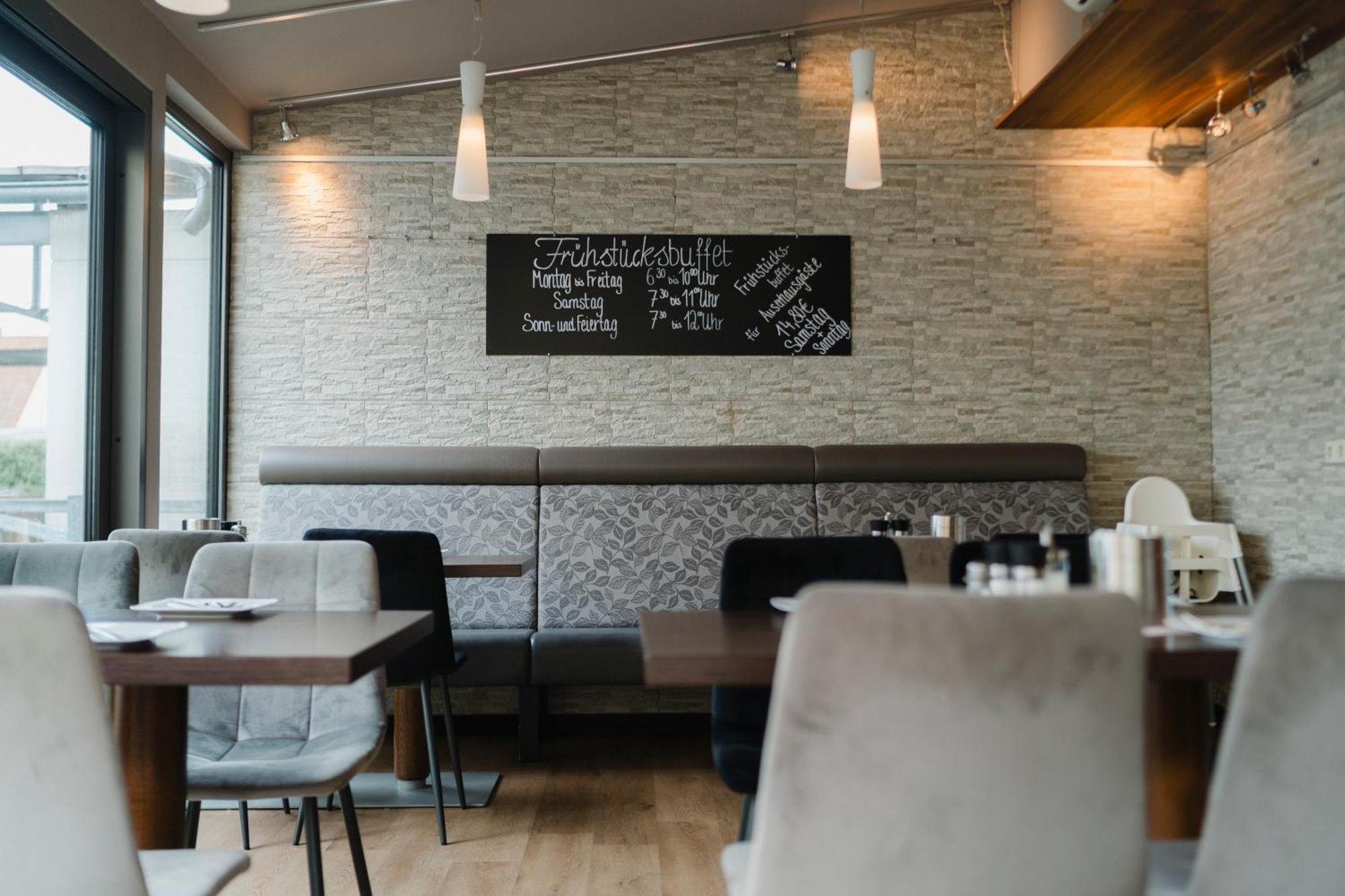 Hotel Pension Futterknecht Бургау Экстерьер фото